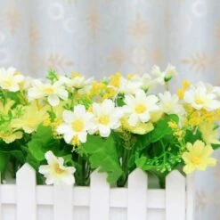 LangRay 2pcs Gerbera Artificiale Con Staccionata In Legno Margherita Margherita Fiori Di Seta Decorazione Fiori Artificiali Piante In Vaso Crisantemo Finto Fiori Artificiali Piante Bonsai Artificiali -Negozio Piante artificiali economico 52013262 4